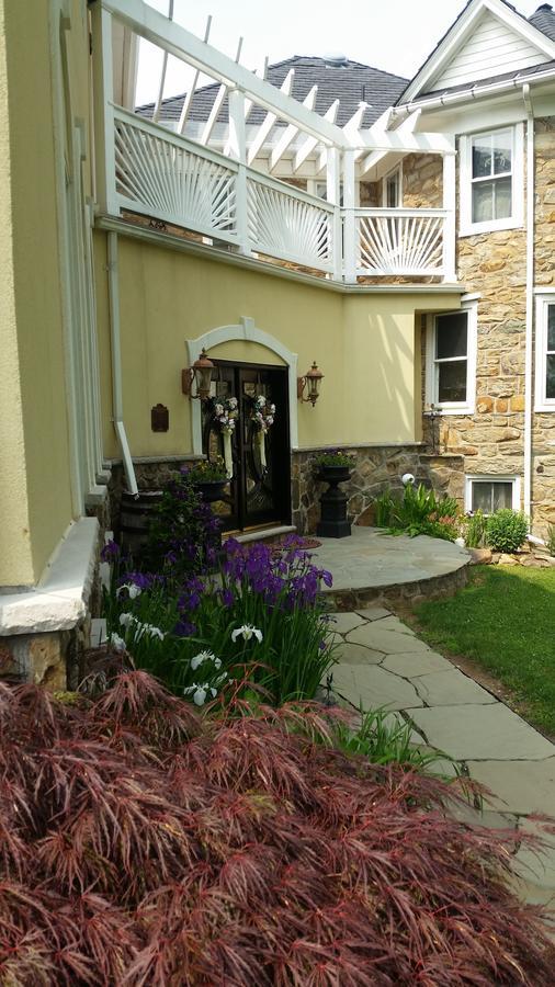 Stone Manor Boutique Inn Britain Esterno foto